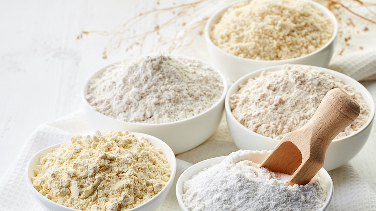 5 of the Healthiest Flours for Every Purpose